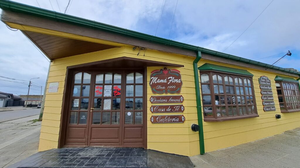 Mamá Flora celebra 25 años de dulzura Aire Libre FM 96.3