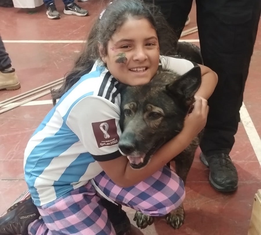 &#8220;Eli&#8221; la perra policia que encontró un hogar tras su jubilación