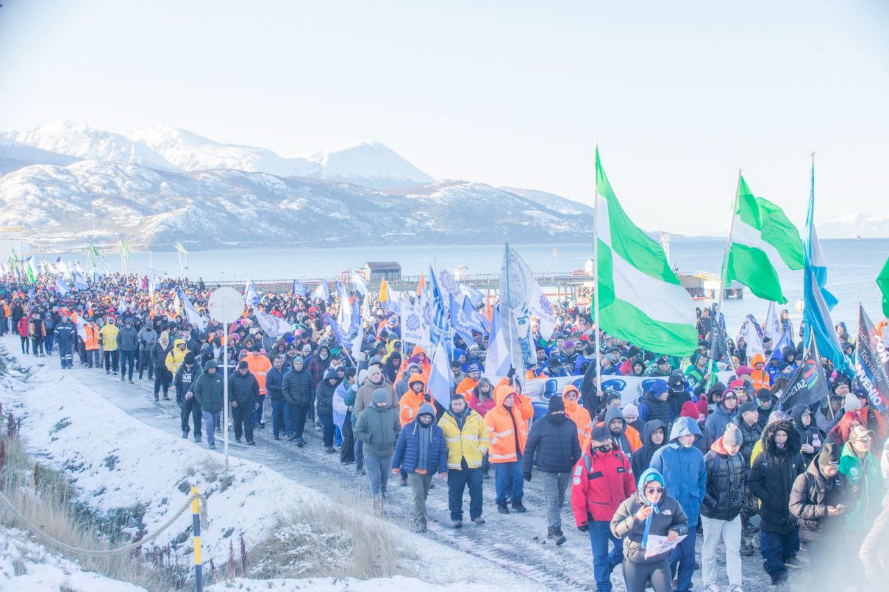 Ushuaia marchó a favor de la industria fueguina