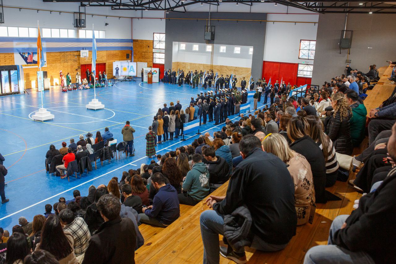 Acto oficial en Río Grande por el 25 de Mayo: homenaje y reflexión a 215 años de la Revolución
