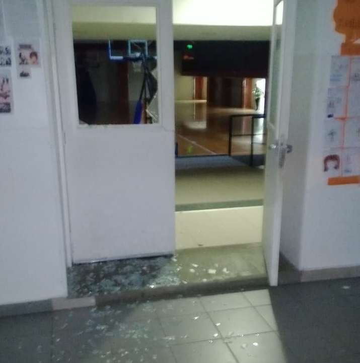 Dos menores fueron demorados, cuando robaban en un colegio