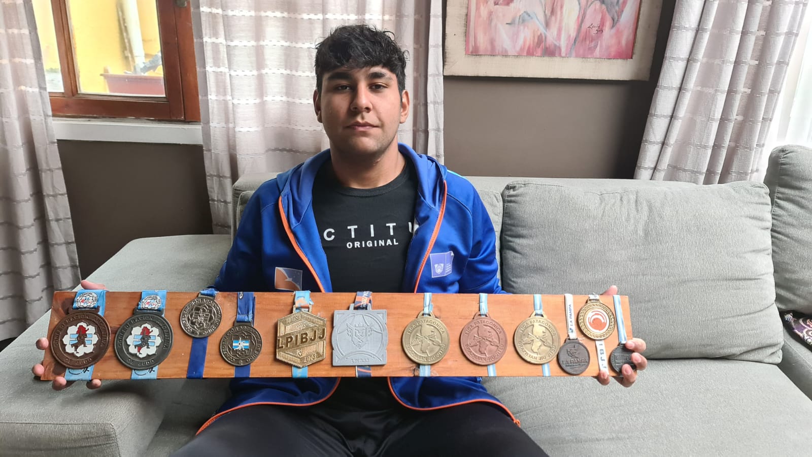 Un atleta vende comida para poder participar en un Nacional