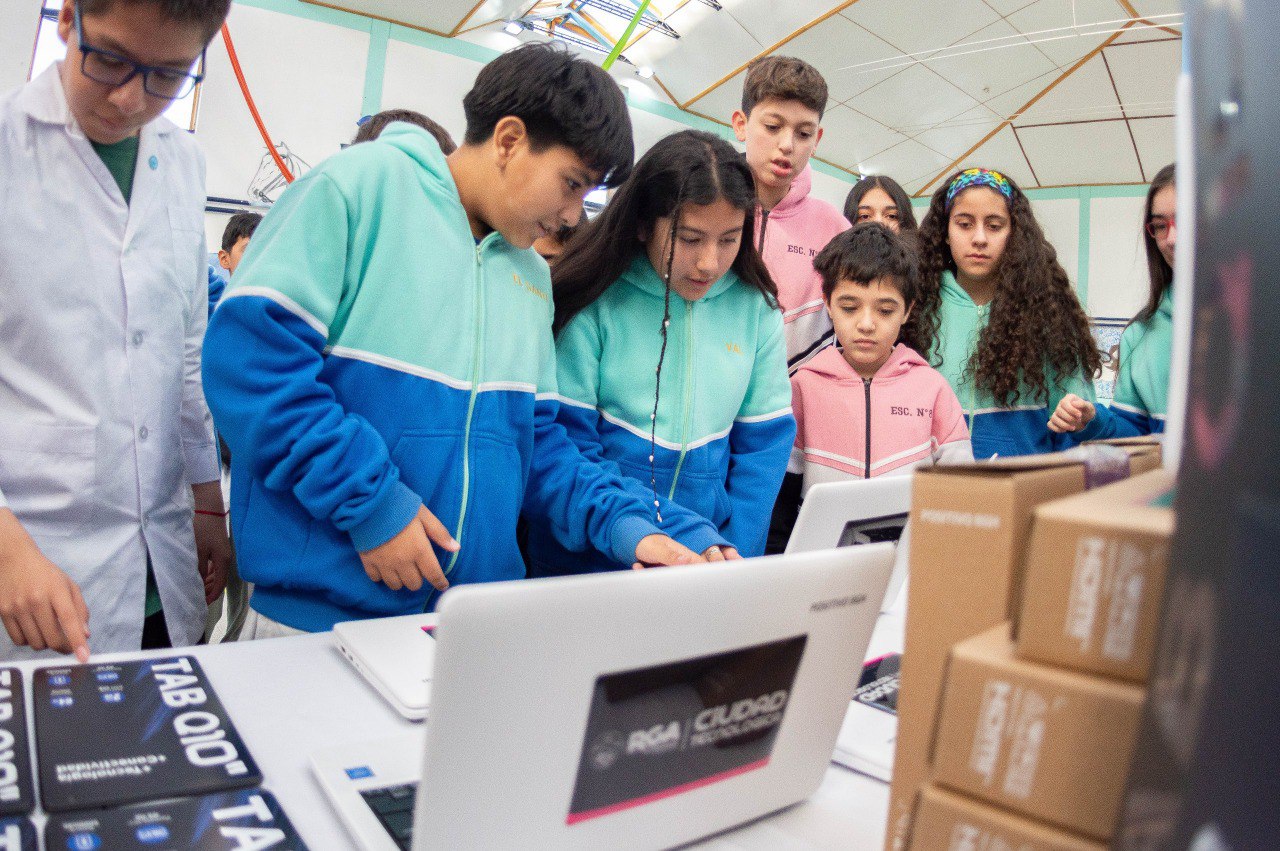 Una escuela se suma a la Red de Nodos de Inclusión Digital