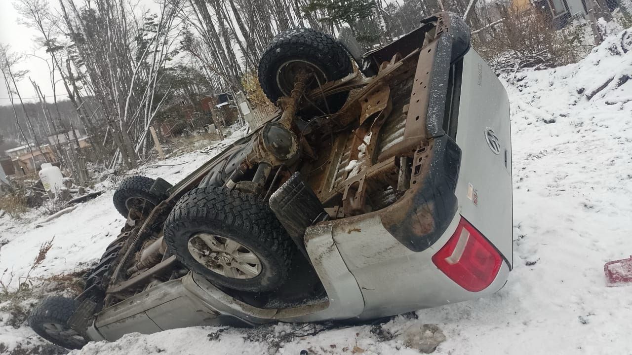 Comenzó la nevada en Ushuaia&#8230; y los siniestros viales