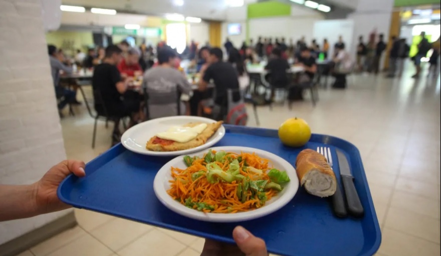 Desvinculan a trabajadores gastronómicos que prestaban servicios en fábricas de Río Grande