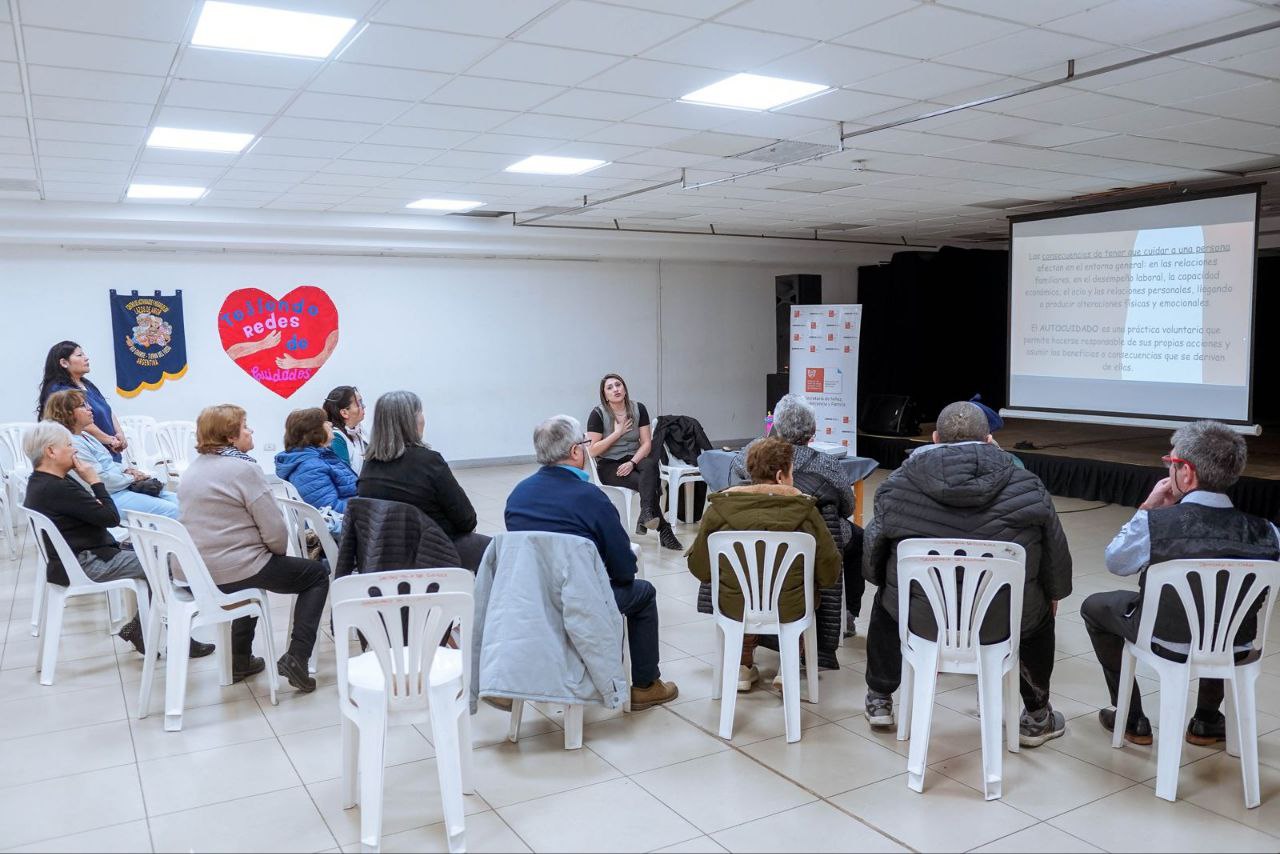 Gobierno inició talleres cuidadores y familias de personas mayores