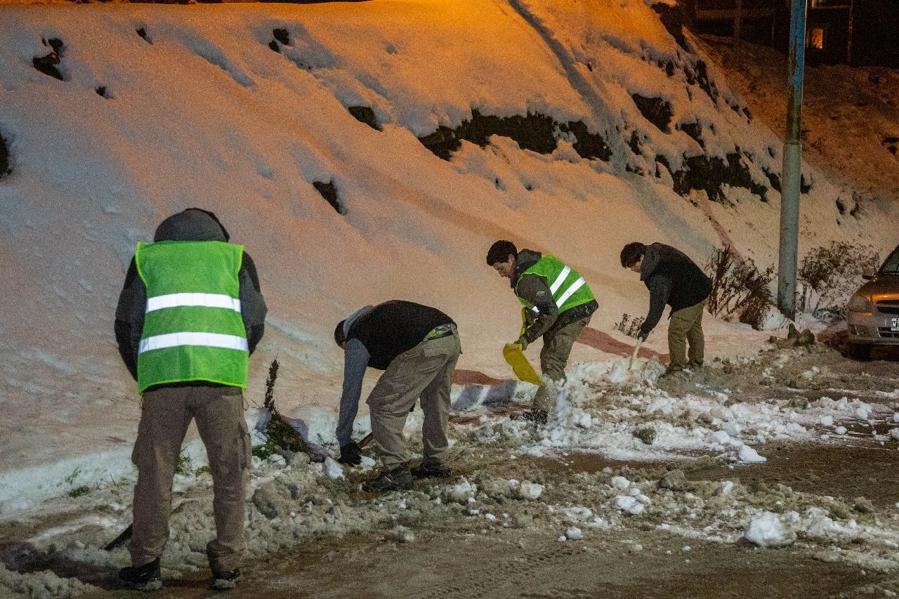 Limpieza en Av. Alem, en el Operativo Invierno