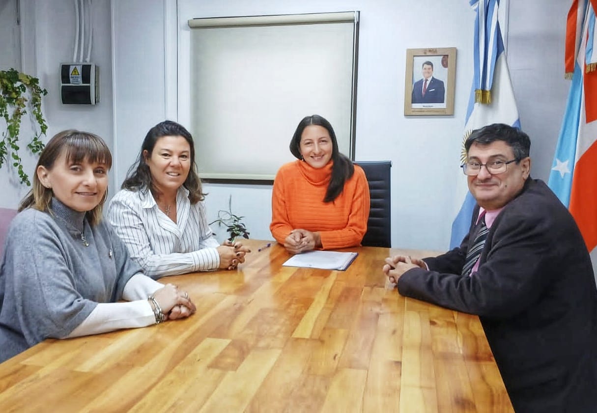 Firmó el acta acuerdo de pasantías no rentadas para estudiantes del nivel secundario