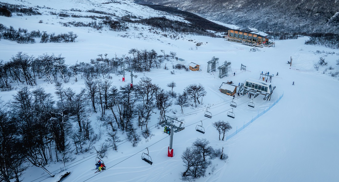 Cerro Castor inauguró nueva telesilla cuádruple, en una temporada con condiciones de nieve únicas