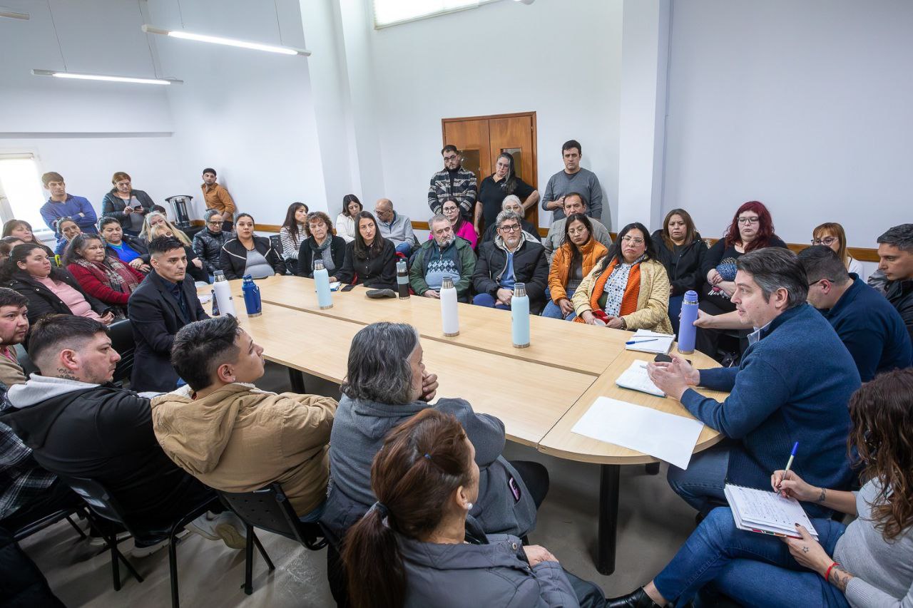 Martín Perez mantuvo una reunión de trabajo con vecinos y vecinas de la Zona Sur