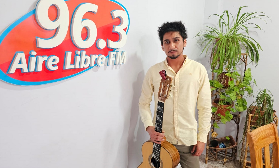 Músico chileno visitó Río Grande y compartió su arte: “La música termina siendo reveladora”