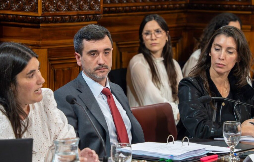 Coto encabeza el análisis de la reforma electoral en el Senado | Aire ...