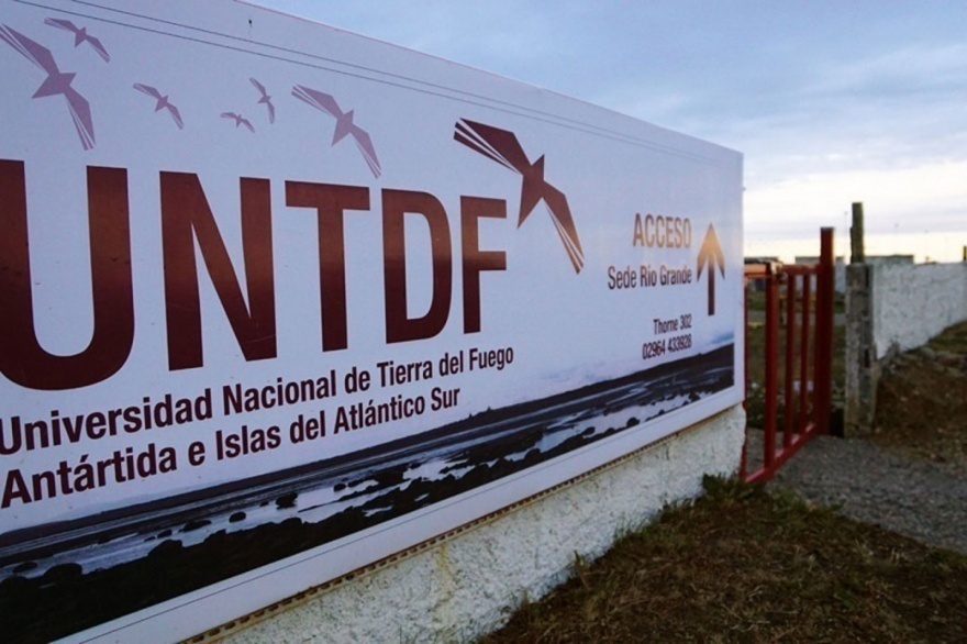 UNTDF: “Tenemos aulas con un docente a cargo de 130 estudiantes”